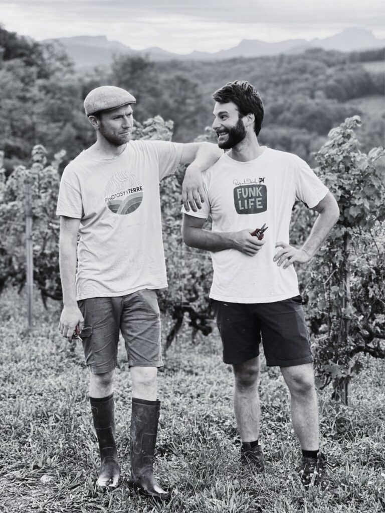 la-cordee-blanche-savoie-ylan-cyril-des-racines-au-verre